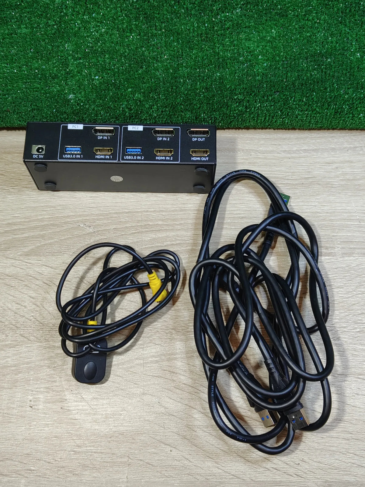 DisplayPort KVM Switch 4 Puertos TCNEWCL