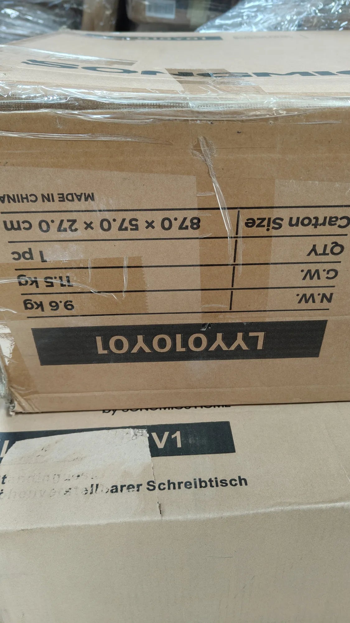 Mecedora con reposabrazos de abedul, reposapiés