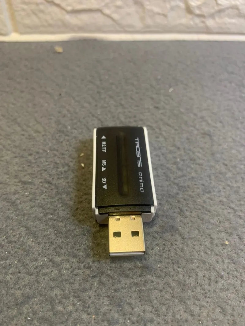 Lector de tarjetas de memoria USB