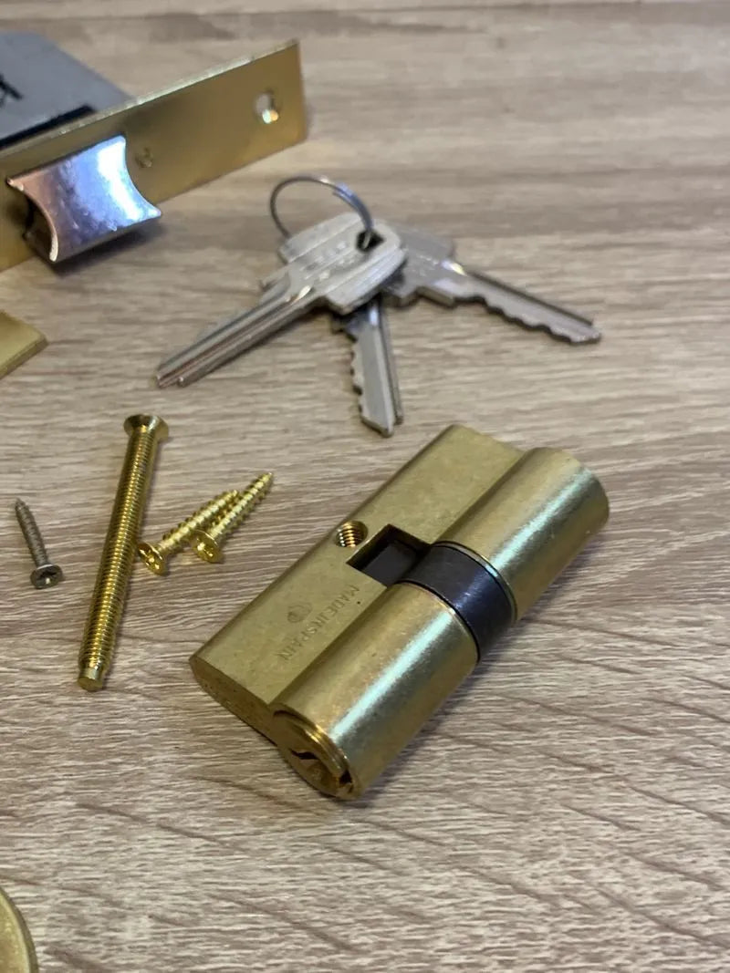 Cerradura de Embutir con Cilindro Amig