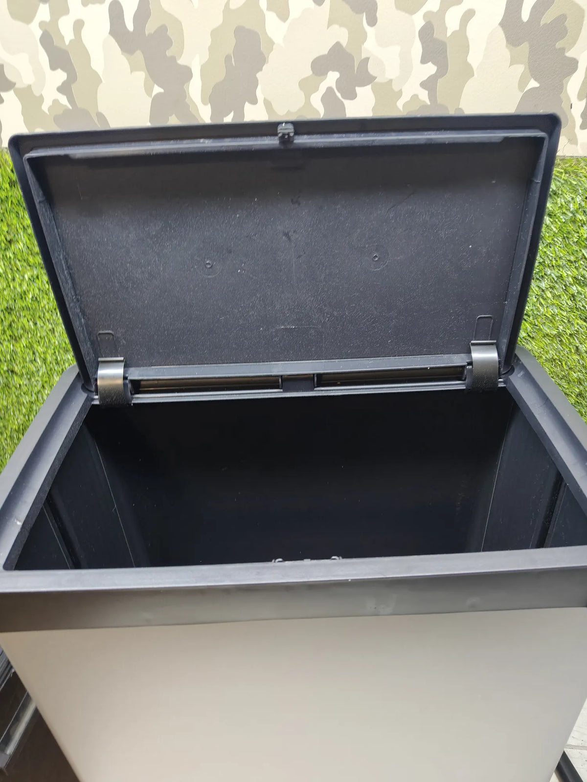Cubo de basura alto de 54 litros - Curver