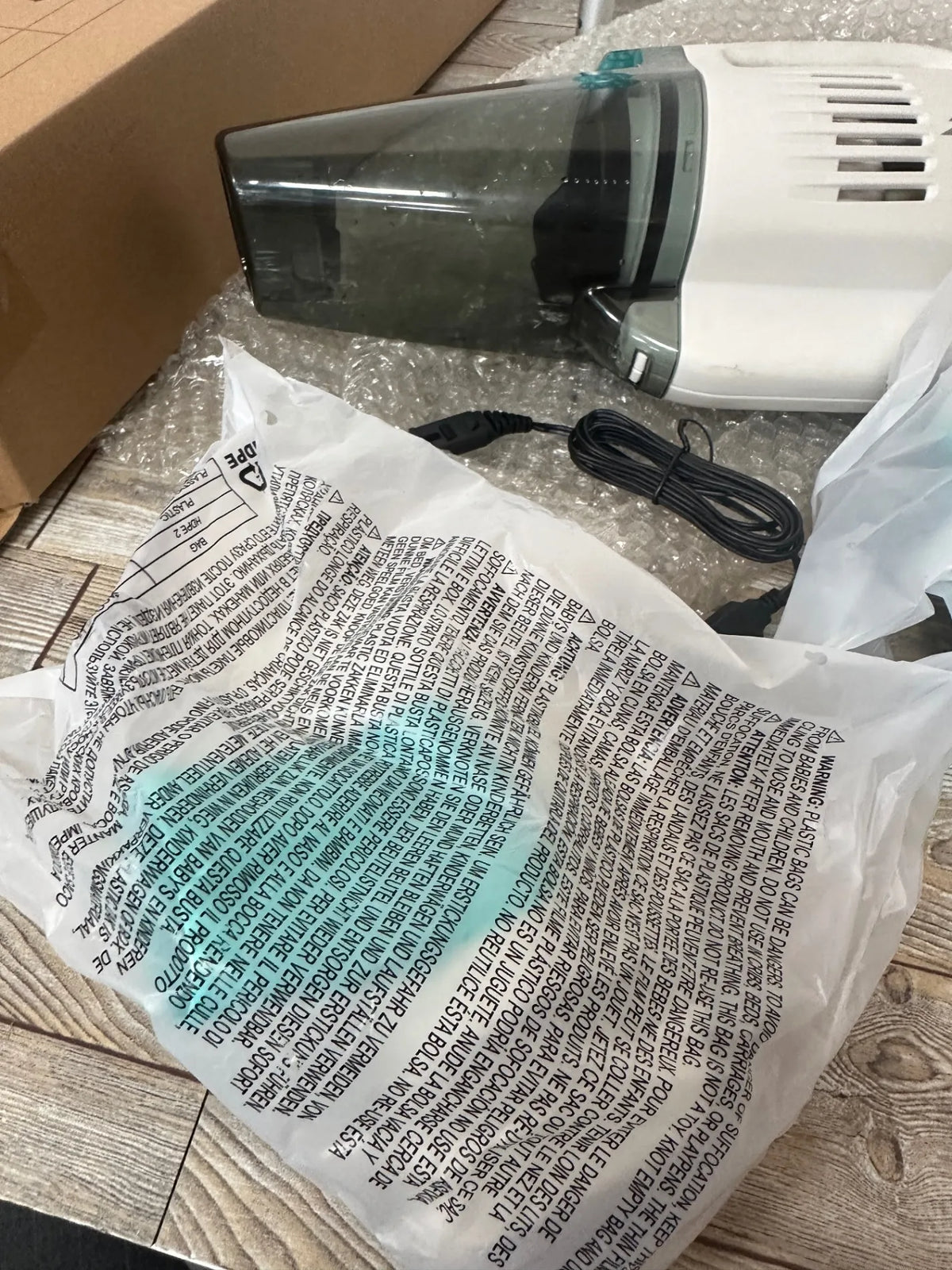 Aspiradora manual recargable