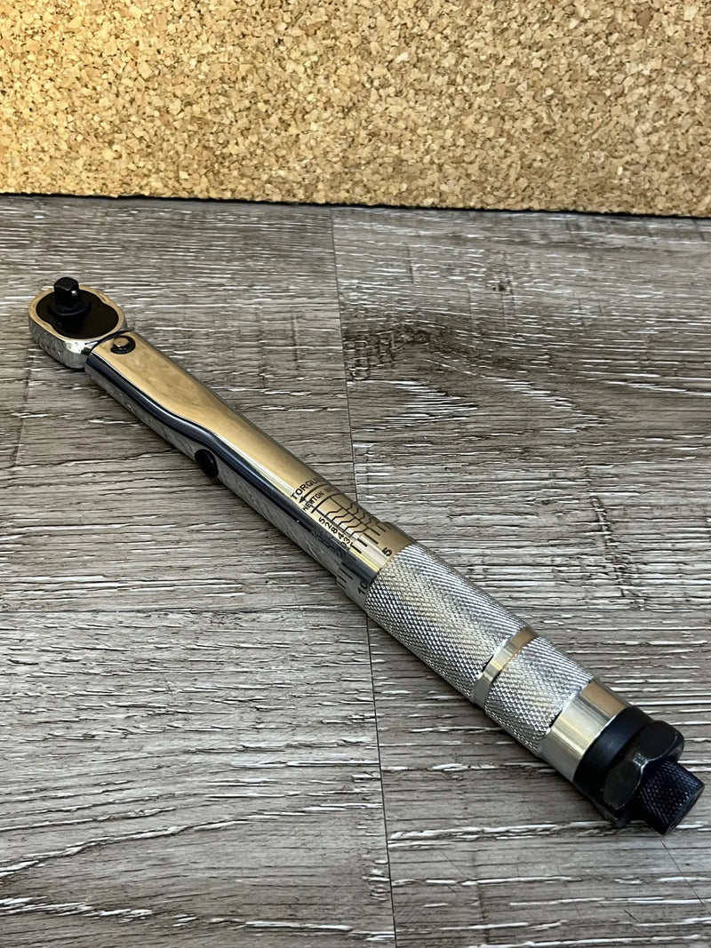 Llave de trinquete dinamométrica Amazon Basics