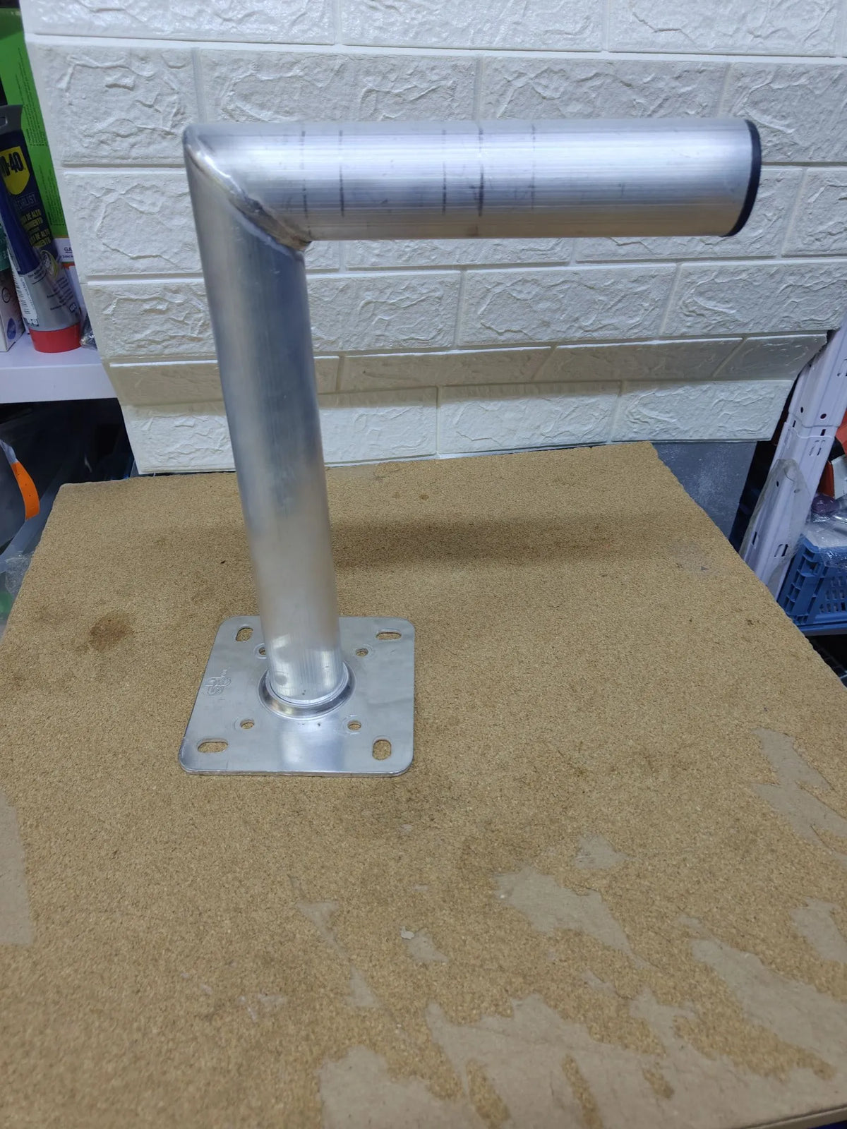 Soporte de pared para antena