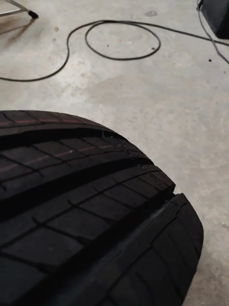 Neumático 205/70 R15C 106/104R - CONTINENTAL