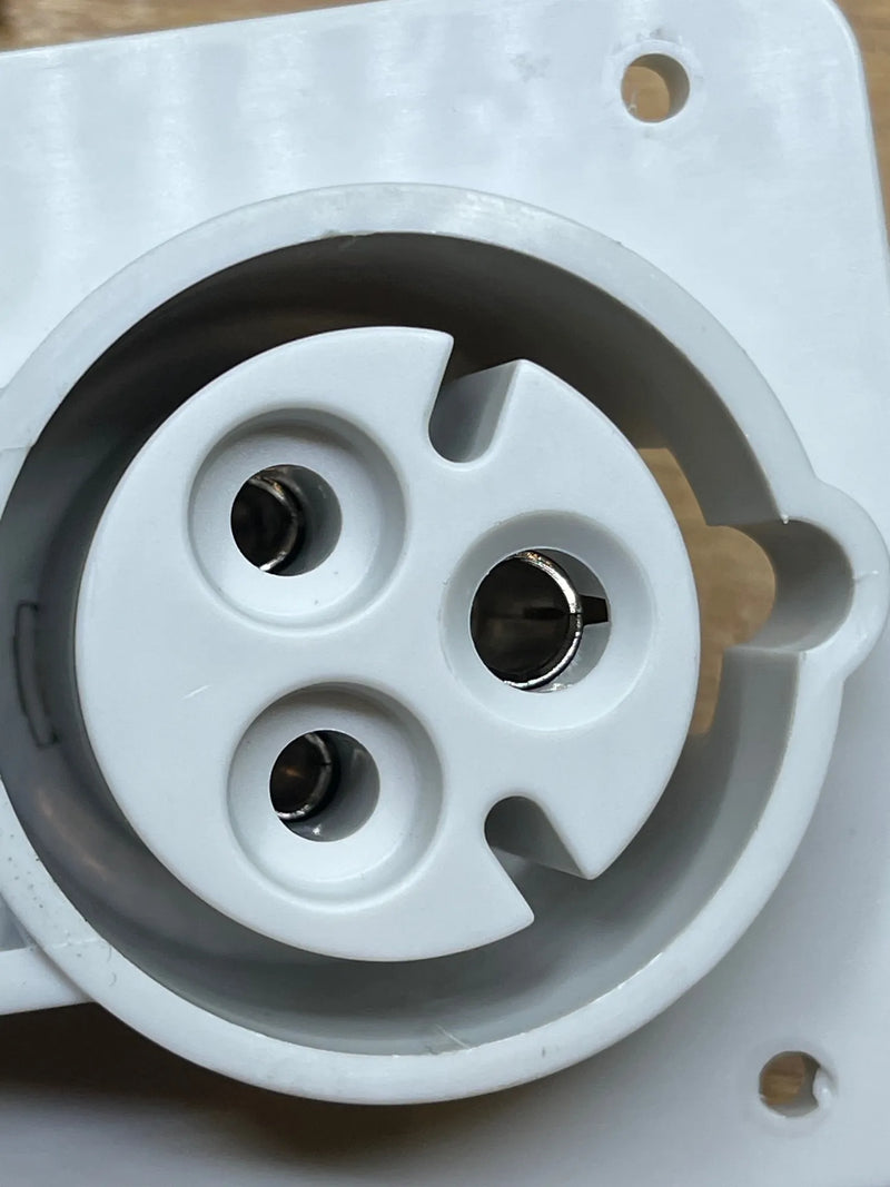 Enchufe de Salida para Caravana y Autocaravana